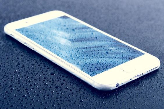 A cellphone that was lost in Canada has been returned to the owner 1 year later A cellphone that was lost in Canada has been returned to the owner 1 year later