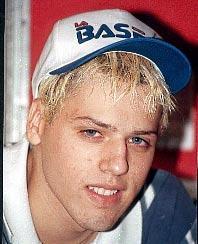 this is my favourite singer - this is my favourite singer its called 'NESTOR EN BLOKE'
