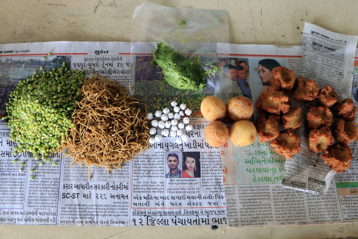 Ponk, Pink Fritters, Ponk Patty, Sev, Sakariya, Green Chutney Ponk, Pink Fritters, Ponk Patty, Sev, Sakariya, Green Chutney