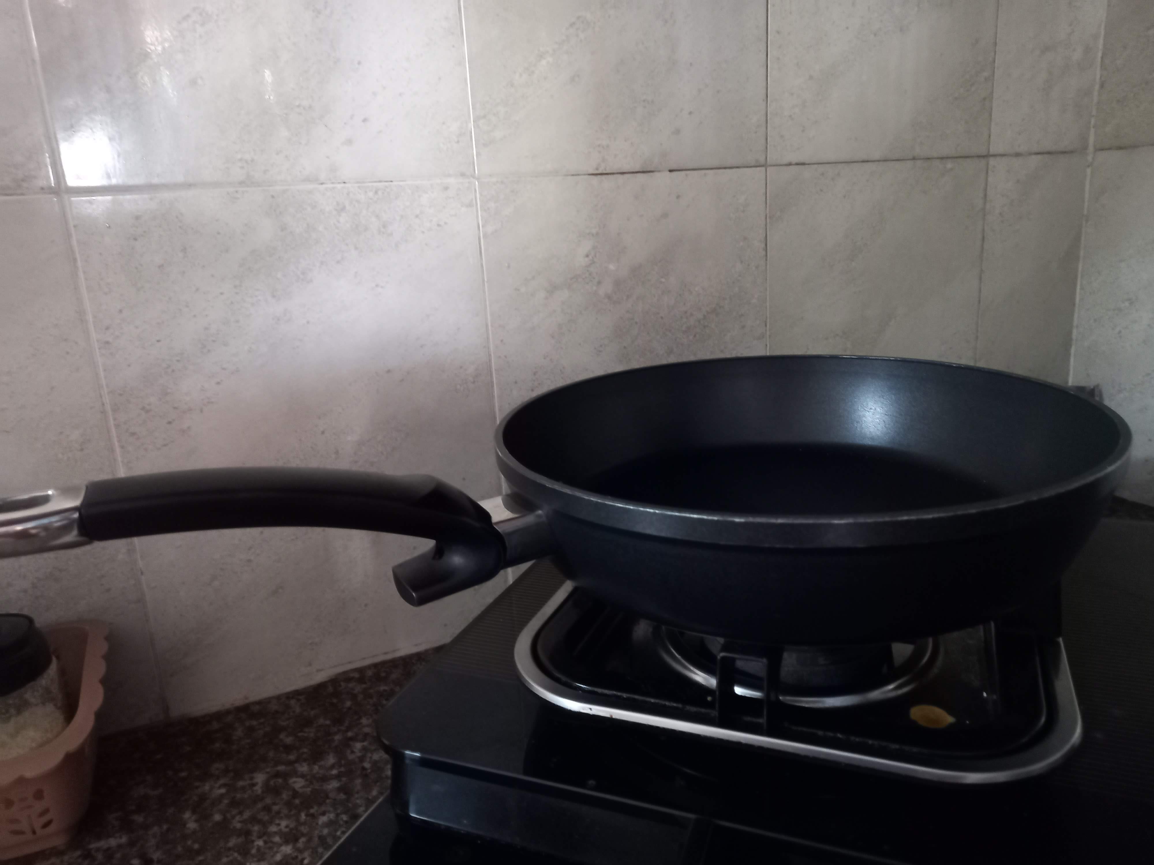 The heavy pan I used The heavy pan I used