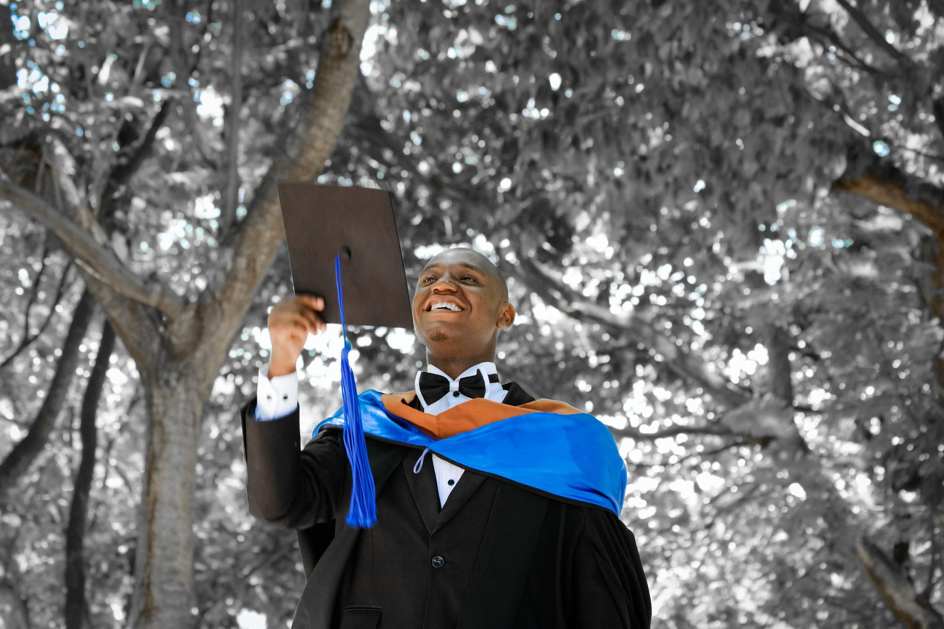 https://pixabay.com/photos/graduation-ceremony-joy-university-2349741/ https://pixabay.com/photos/graduation-ceremony-joy-university-2349741/