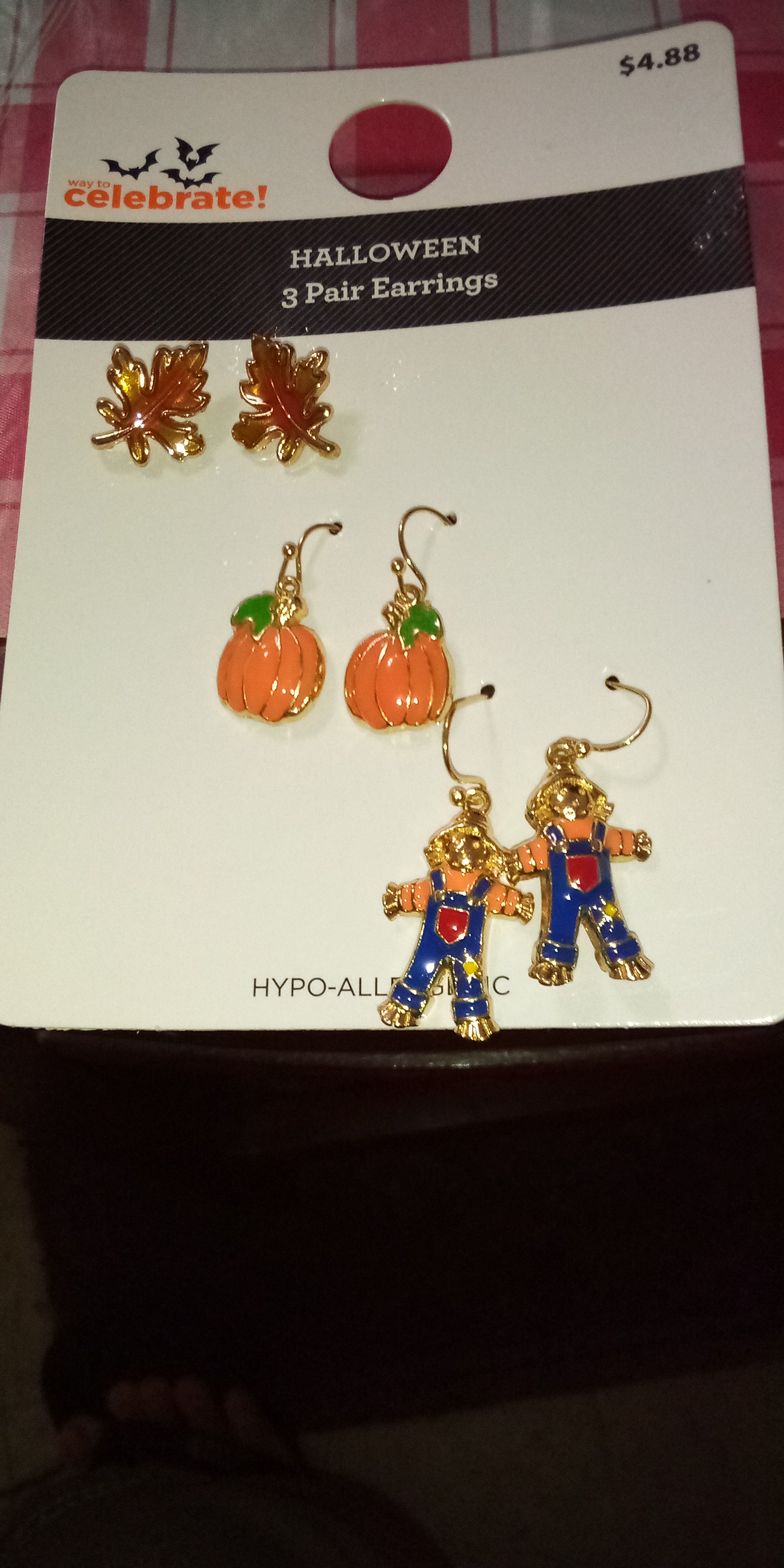 Getting ready for Halloween / myLot