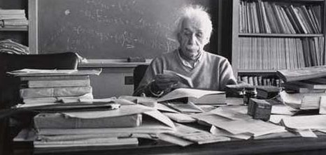 Einstein desk