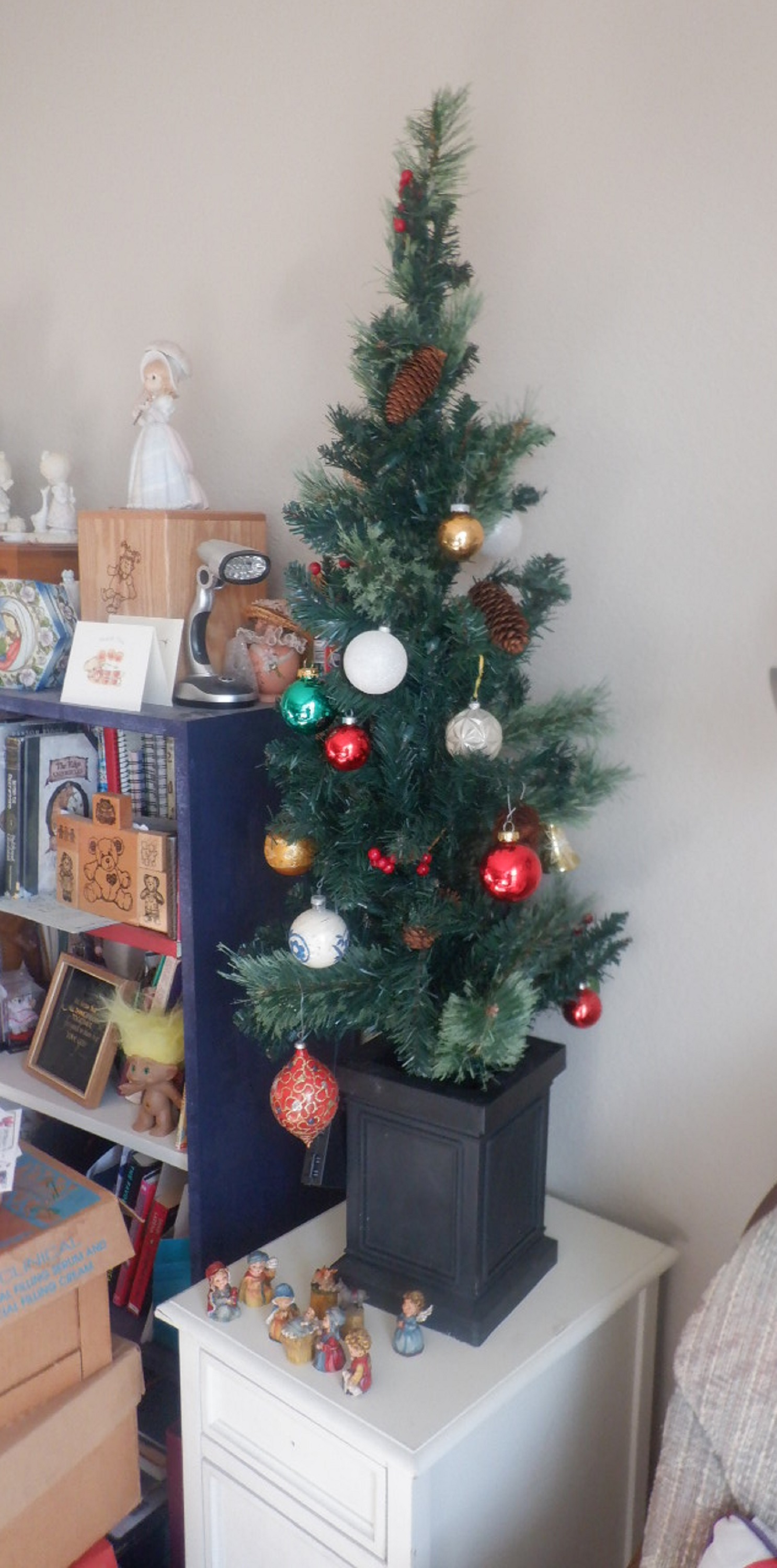 Photo I took of the partially decorated tree Photo I took of the partially decorated tree