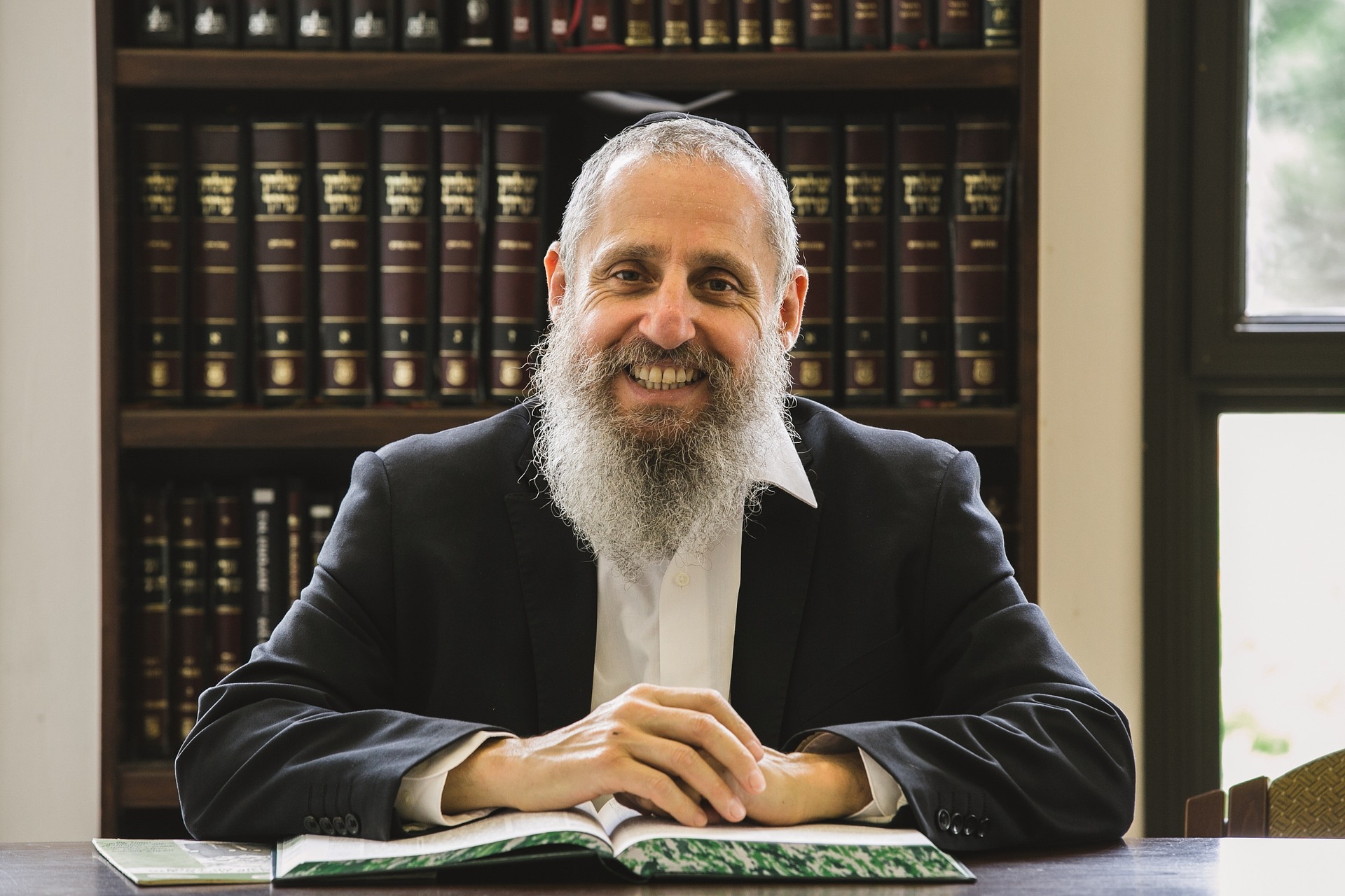 The Rabbi encouraged his students to be themselves uniquely The Rabbi encouraged his students to be themselves uniquely