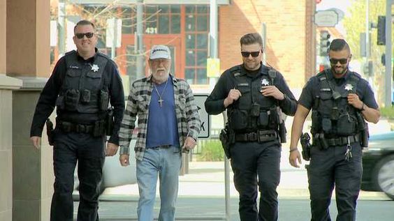 Cecil Quinlan (2nd from left) with three Sacramento police officers. Cecil Quinlan (2nd from left) with three Sacramento police officers.