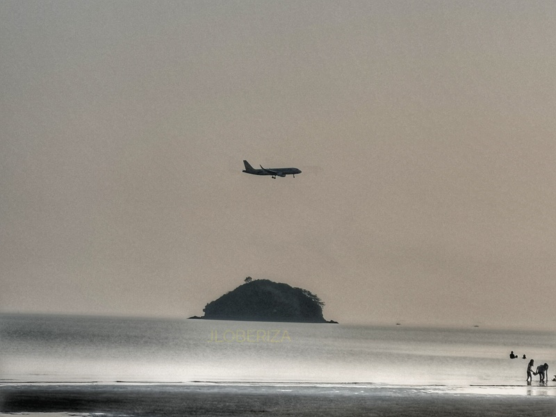 A commercial plane making its approach to land