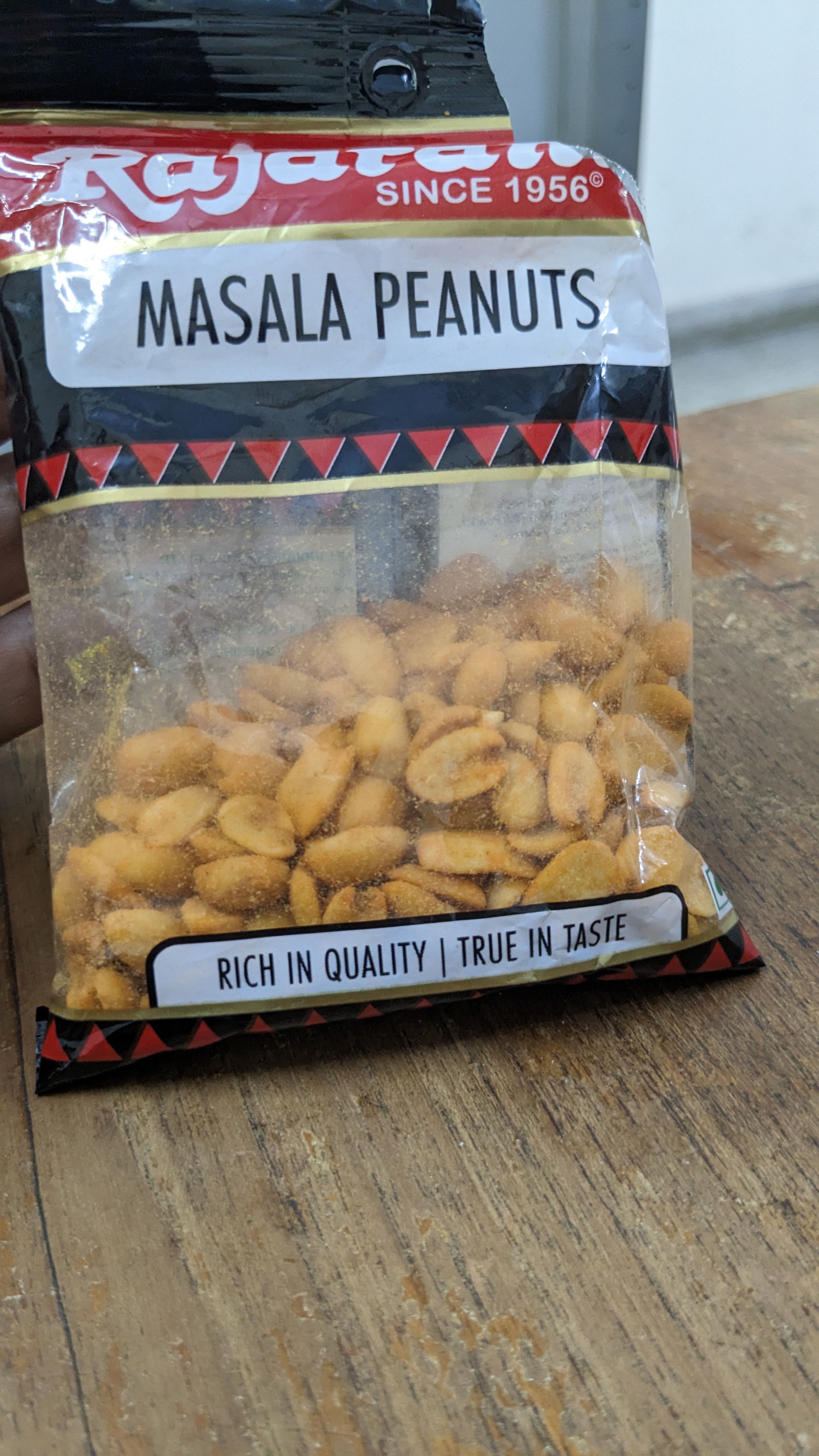 Spicy peanuts