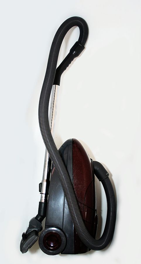 https://commons.wikimedia.org/wiki/File:Vacuum_cleaner.jpg https://commons.wikimedia.org/wiki/File:Vacuum_cleaner.jpg