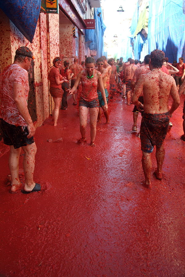 https://commons.wikimedia.org/wiki/File:La_Tomatina_(25.08.2010)_-_Spain,_Bu%C3%B1ol_30.jpg https://commons.wikimedia.org/wiki/File:La_Tomatina_(25.08.2010)_-_Spain,_Bu%C3%B1ol_30.jpg