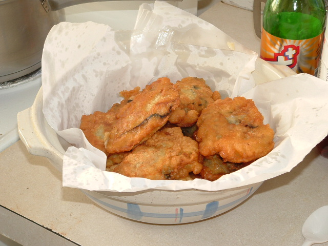 battered oysters - Oyster fritters