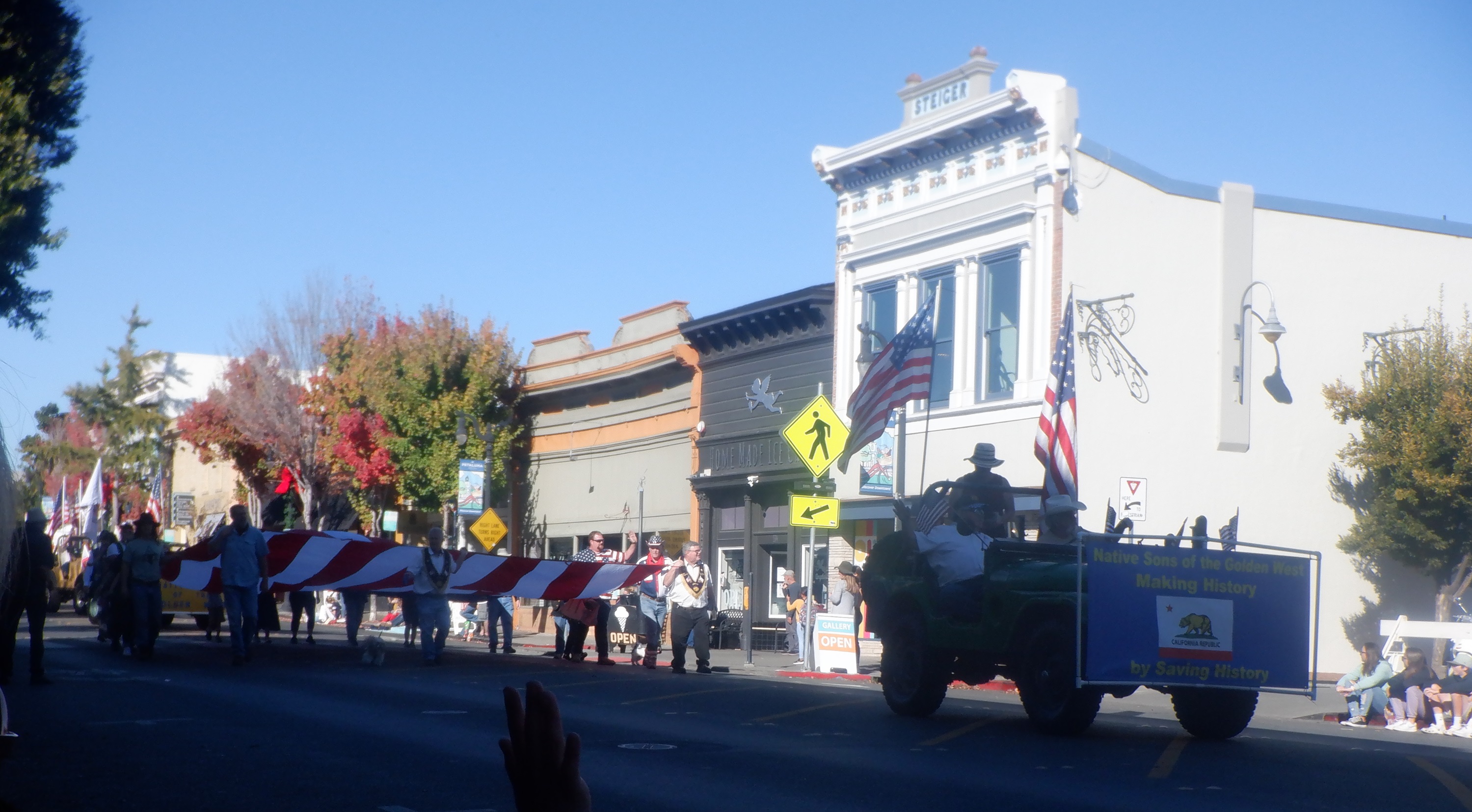 One of the not-so-good pics from the Vets day parade downtown. 11-11-23 One of the not-so-good pics from the Vets day parade downtown. 11-11-23