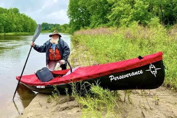 Dale Sanders sets a world record by paddling the length of the Mississippi River Dale Sanders sets a world record by paddling the length of the Mississippi River