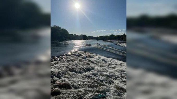 Pueblo Fire Department rescue 4 persons in the Arkansas River Pueblo Fire Department rescue 4 persons in the Arkansas River