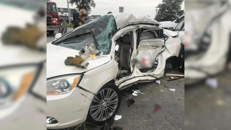 Auto accident in Kentucky where an off duty police officer rescued the injured.