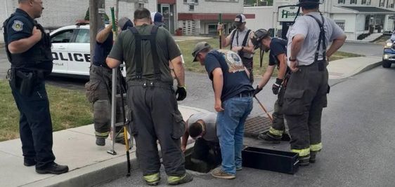 Firefighters in Quarryville PA rescue ducklings in need of being rescued