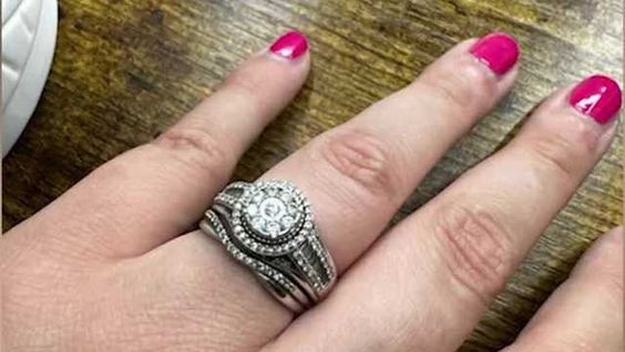 Missing wedding ring found by a stranger in a beach in Massachusetts 