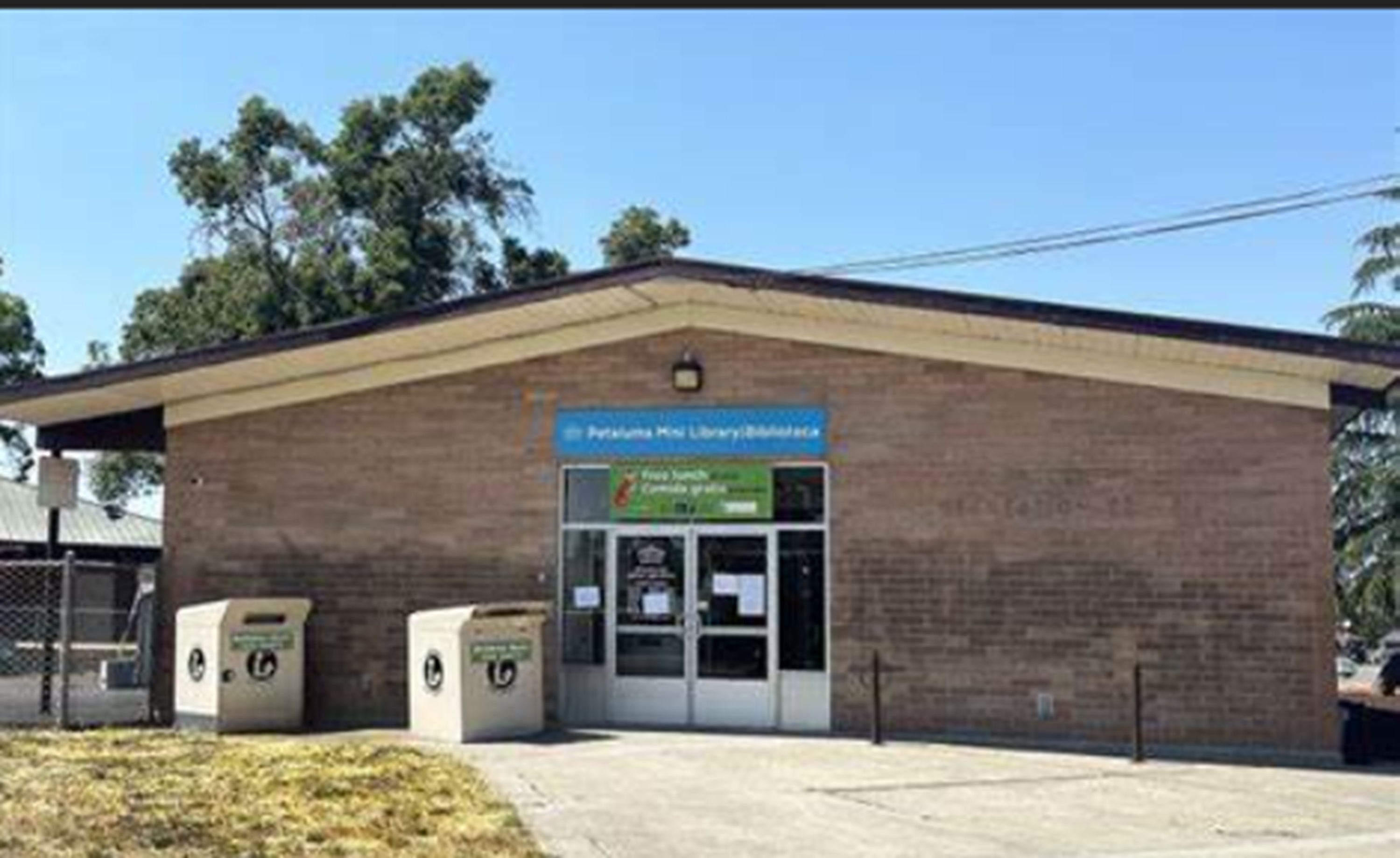 Photo I took of the Petaluma Mini Library