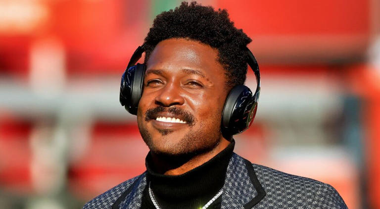 Image of former NFL wide receiver Antonio Brown