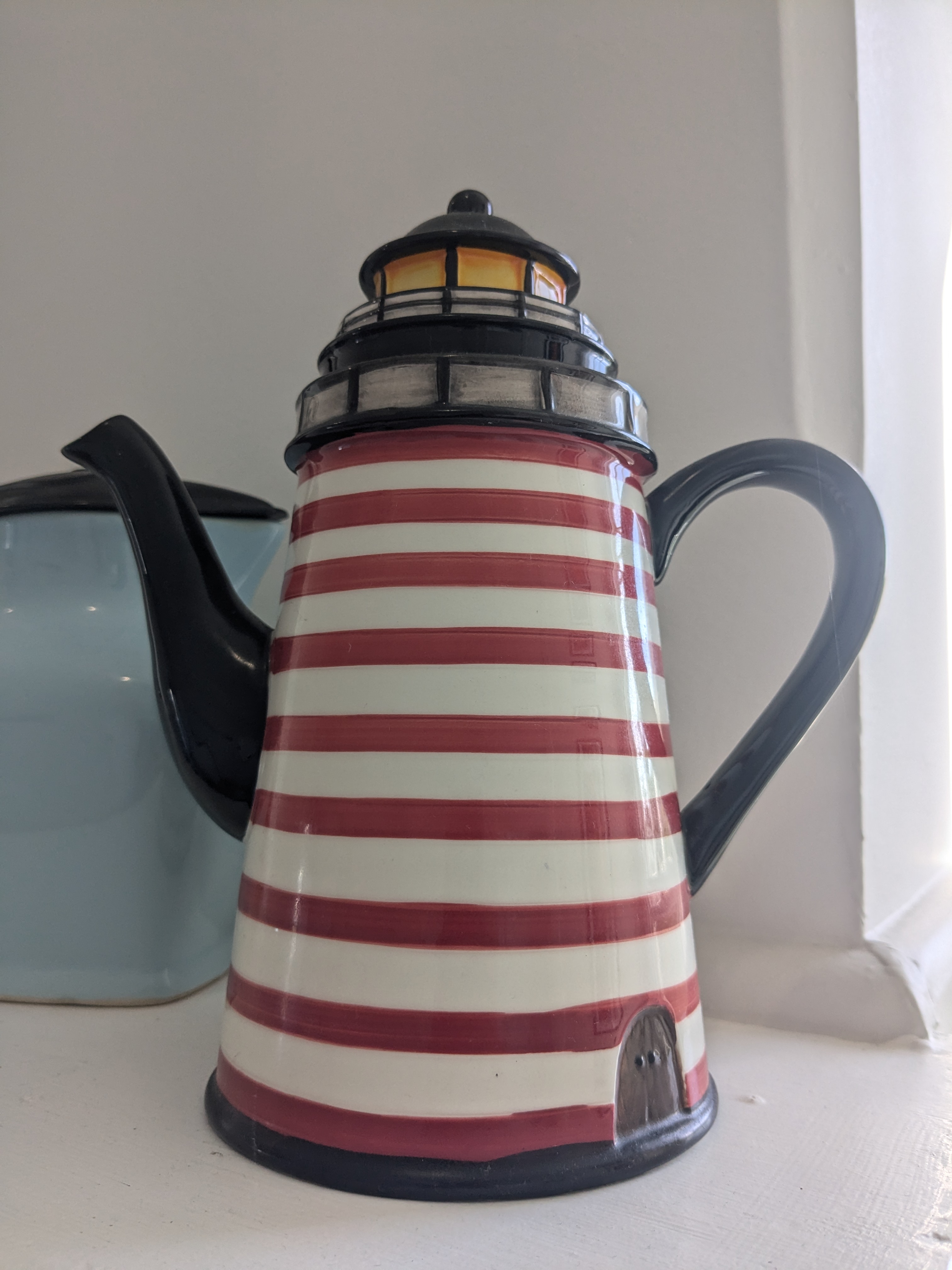 Lighthouse shaped kettle 