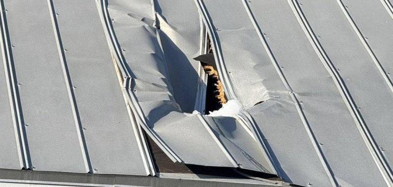 Chunk of ice strikes a roof of a home in Florida from the sky