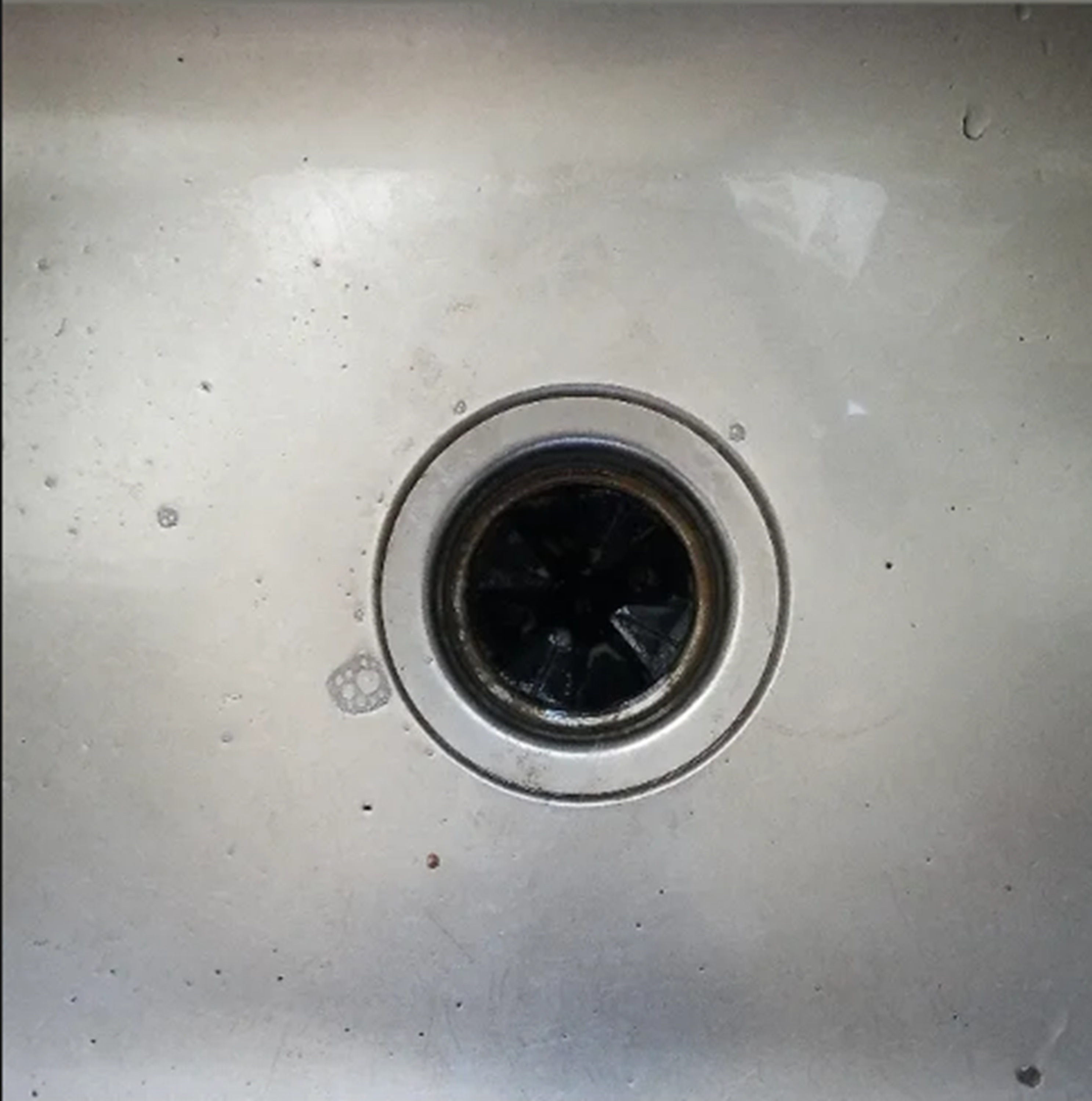 Photo I took of the empty sink Photo I took of the empty sink