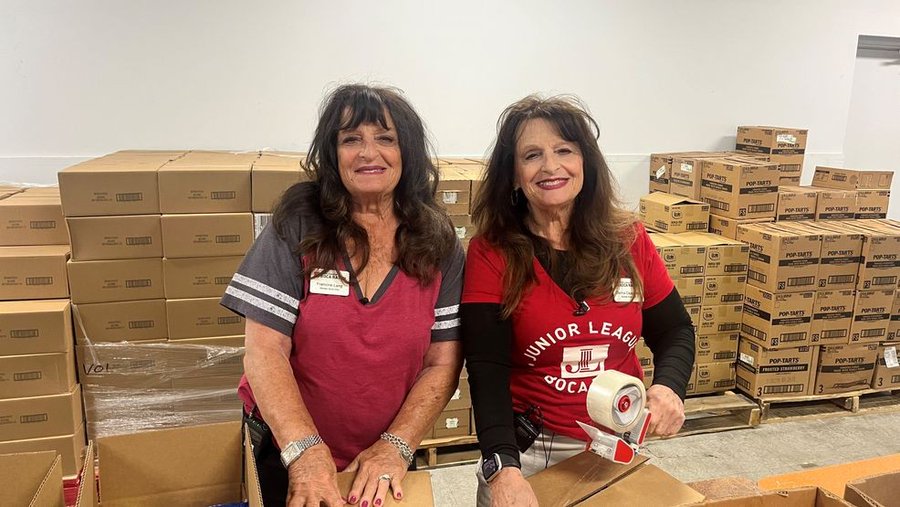 Francine Long (left) and her twin sibling Donna Caparelli in Boca Raton Florida.