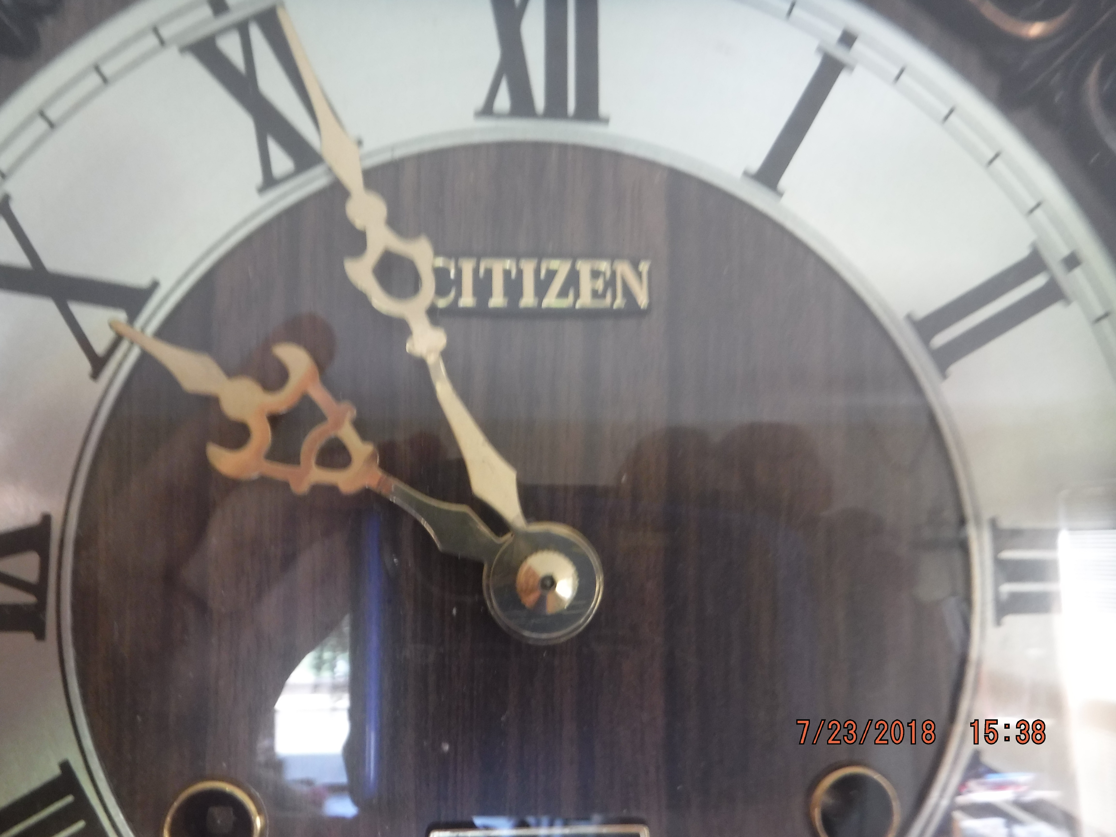 Photo of a clock we used to have at our house. Photo of a clock we used to have at our house.