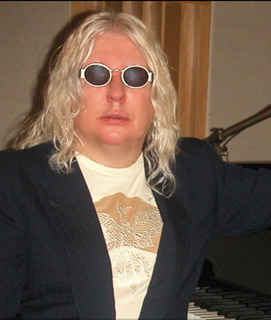 From Wikipedia entry.  Photo by Tere Baker, listed as public domain.