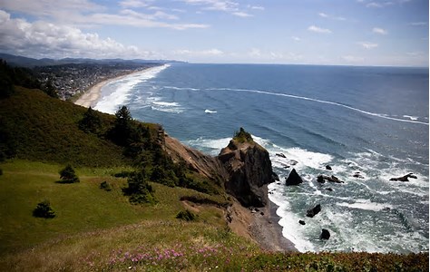 Cliff in Road Ends Point near God's Thumb in Oregon Cliff in Road Ends Point near God's Thumb in Oregon