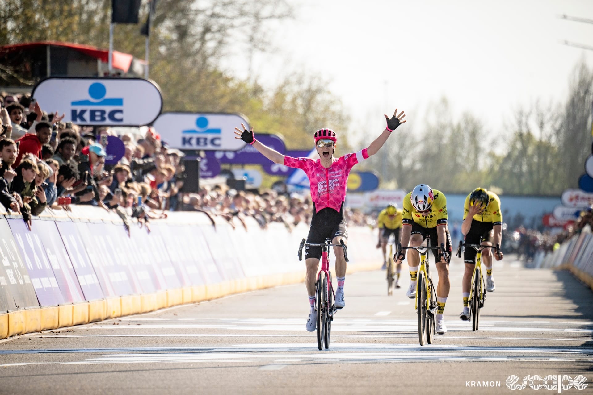Powless wins Dwars door Vlaanderen! Powless wins Dwars door Vlaanderen!