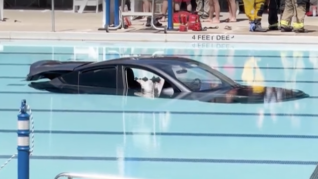 Tesla auto accident in a swimming pool in Connecticut