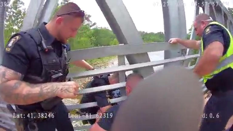Independence Police officers save a teenager who wanted to end his life Independence Police officers save a teenager who wanted to end his life