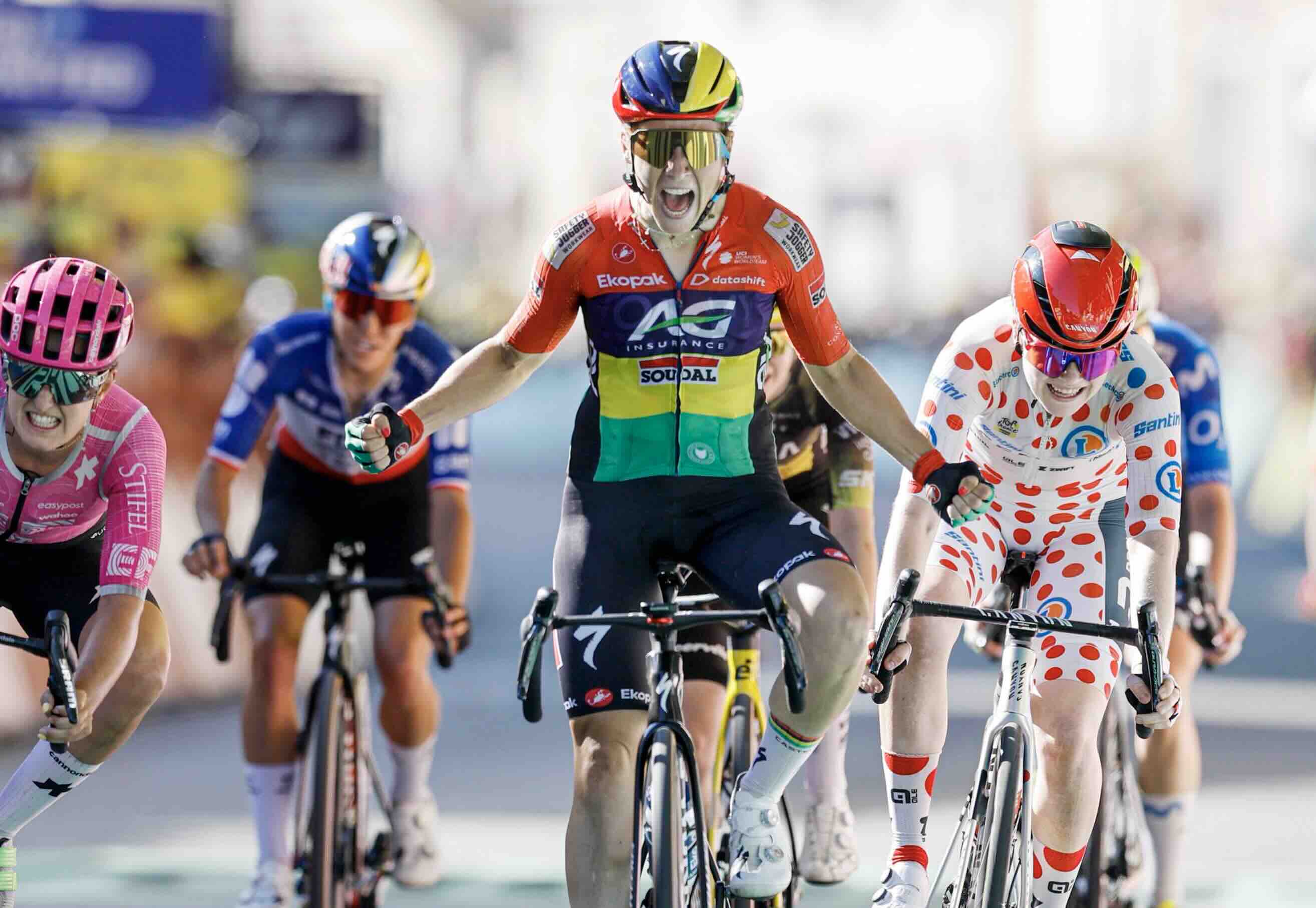 Kim Le Court wins Stage 6