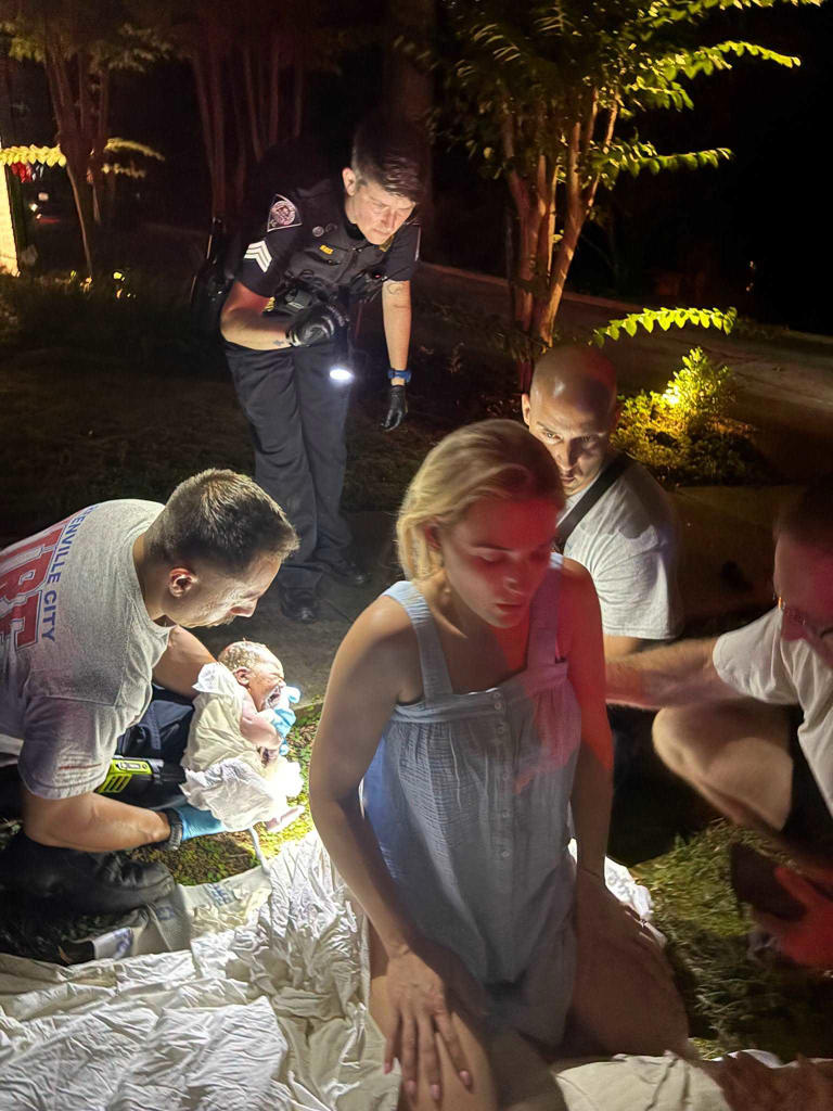 Firefighters deliver a baby in Greenville South Carolina Firefighters deliver a baby in Greenville South Carolina
