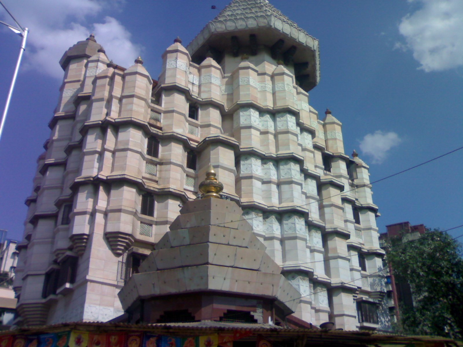 GREAT GANESHA TEMPLE AT MUMBAI -    This the famous 'SIDDHIVINAYK TEMPLE' AT MUMBAI,INDIA    Its beleived that wishes comes true here