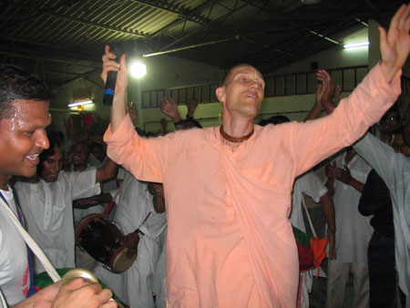 Dancing - Guru Maharaj dancing in esctasy in Pune, Maharastra