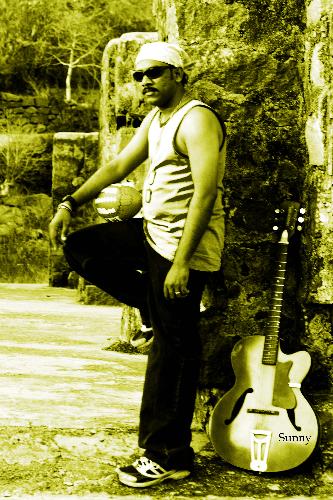 guitar - pic on a mountain