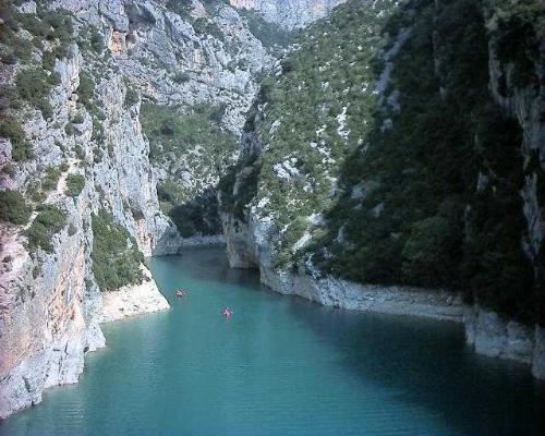 gorges. - i love the photo i have and i need it and i no it is good.