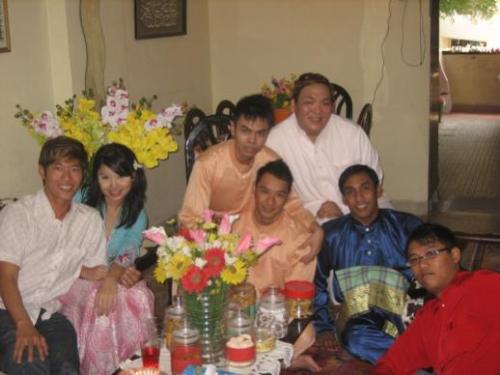 another shot of us! - hari raya puasa!