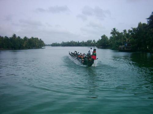 Kerala5 - Trial run of world famous 'Nehru Trophy Boat Race'at Punnamadakkayal, Alappuzha..