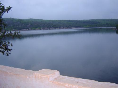 This is the reservior in Tirumala - Tirumala hills have lots of waterfalls. One of biggest waterfall is 'Paapavinsanam'.  This reservior is built on one of the lakes. It is in the way to 'Sri Vari Paadalu'