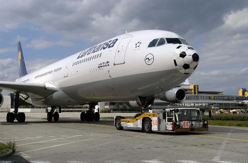 Luftansa - Lufthansa is a founding member of Star Alliance, the largest airline alliance in the world. It was formed in 1997 and now has 18 member airlines. The Lufthansa Group operates more than 400 aircraft and employs nearly 100,000 people worldwide.