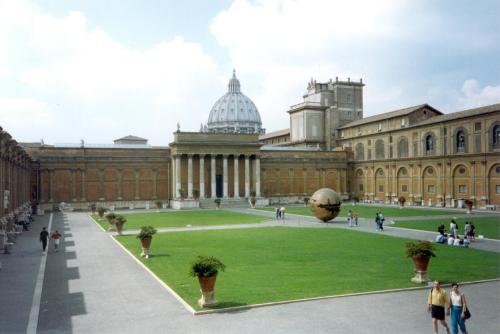 vatican museum - the courtyard - ^__^