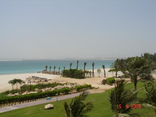 beach in dubai - this is jumeira beach in dubai
