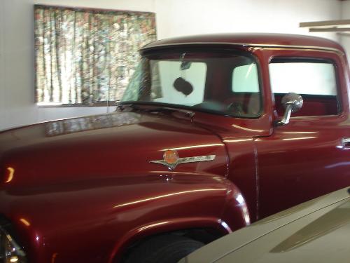 Mi CARO! - This is one of my moms uncles oldie cars. he has like 5 of them. took this pic when we went to visit!