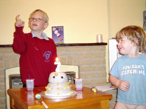 Darlek Birthday cake - Bong is &