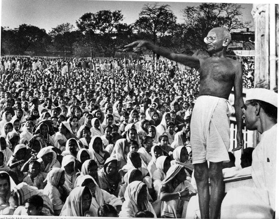 Ghandiji addressing the people - Ghandiji addressing the people