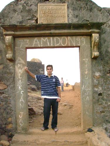 bandra fort - a snap taken at the bandra fort at bandstand,its the coolest place i think.