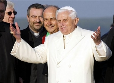 The Pope Arrives In Turkey - Is this visit going to work? The Pope Arrives In Turkey - Is this visit going to work?